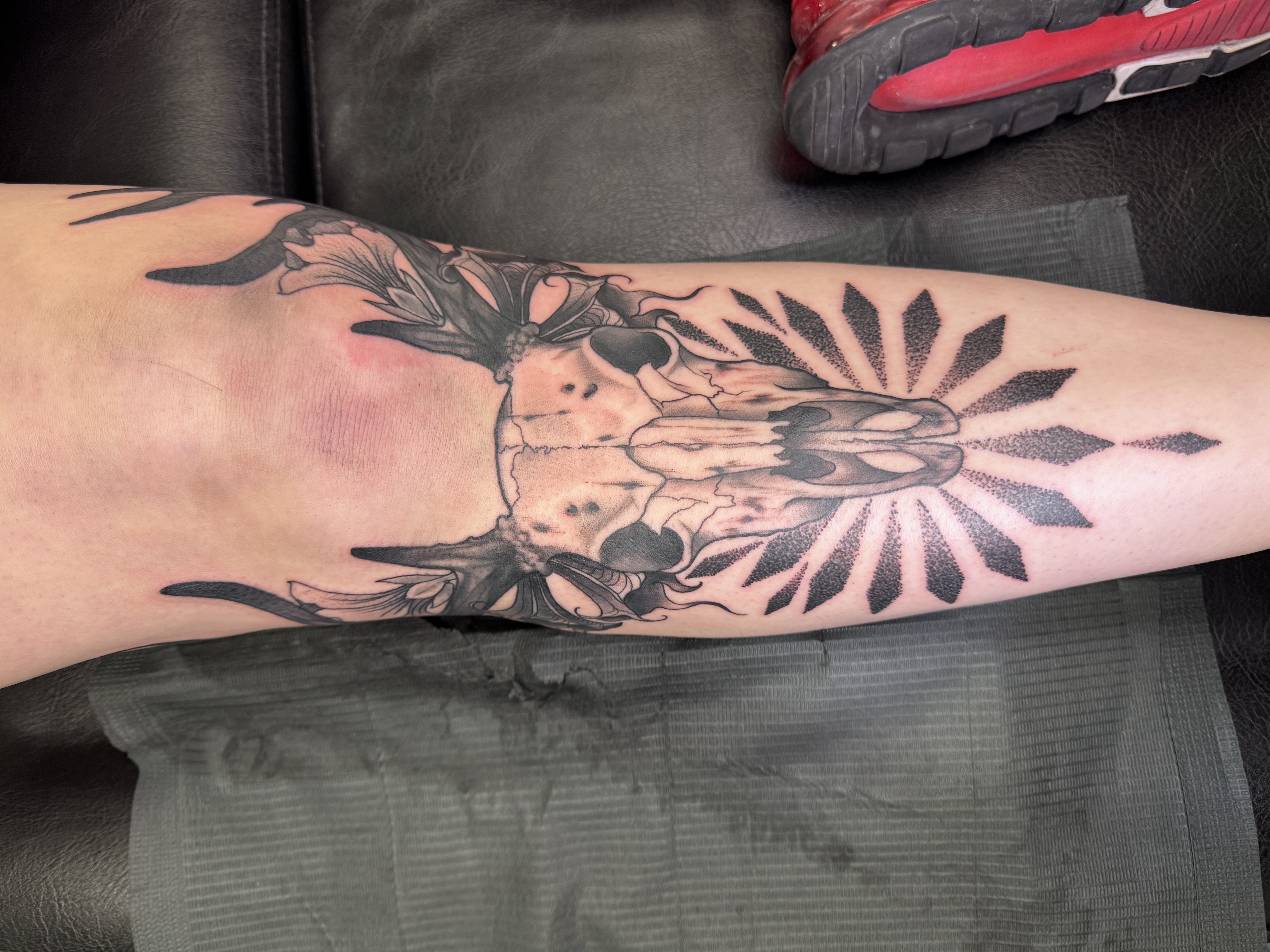 Tattoo portfolio piece by @murbeesdesigns